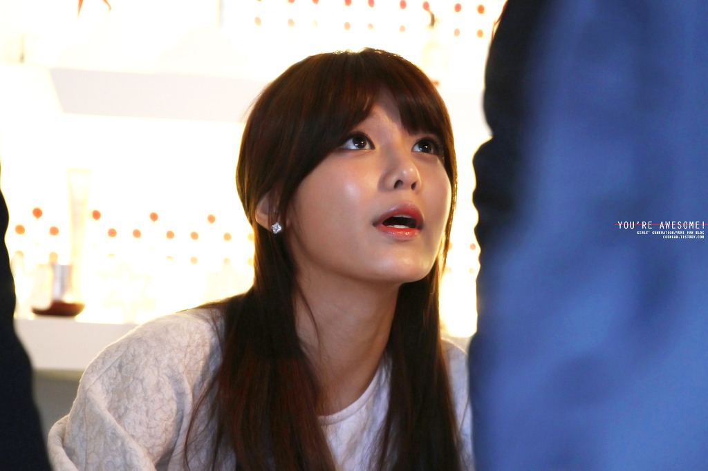 [PIC][01-12-2012]SooYoung xuất hiện tại buổi fansign cho thương hiệu mỹ phẩm "LLang" vào chiều nay 1277F34050B9BB8B0937F7