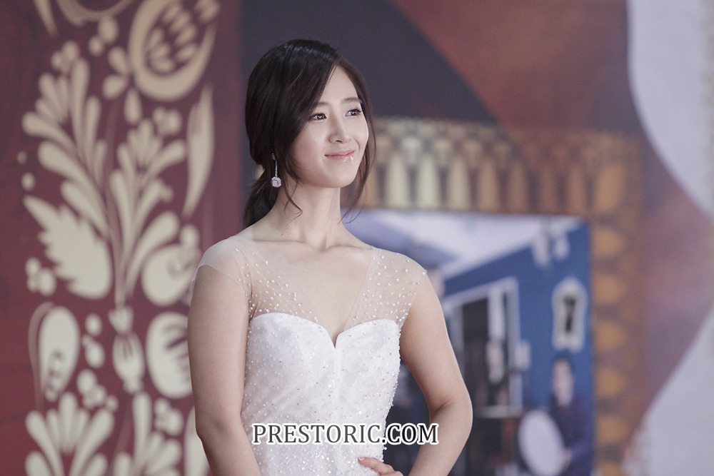 [PIC][31-12-2012]Yuri xuất hiện tại "SBS Drama Awards 2012" vào tối nay - Page 2 1278F54E50E45B7D279884