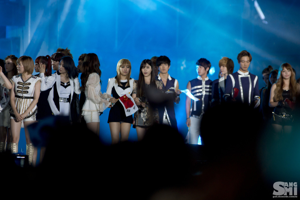 [PIC][25-08-2012]Hình ảnh mới nhất từ Concert "14th Korea-China Music Festival in Yeosu" của SNSD - Page 4 1554CB455039BE6810394D