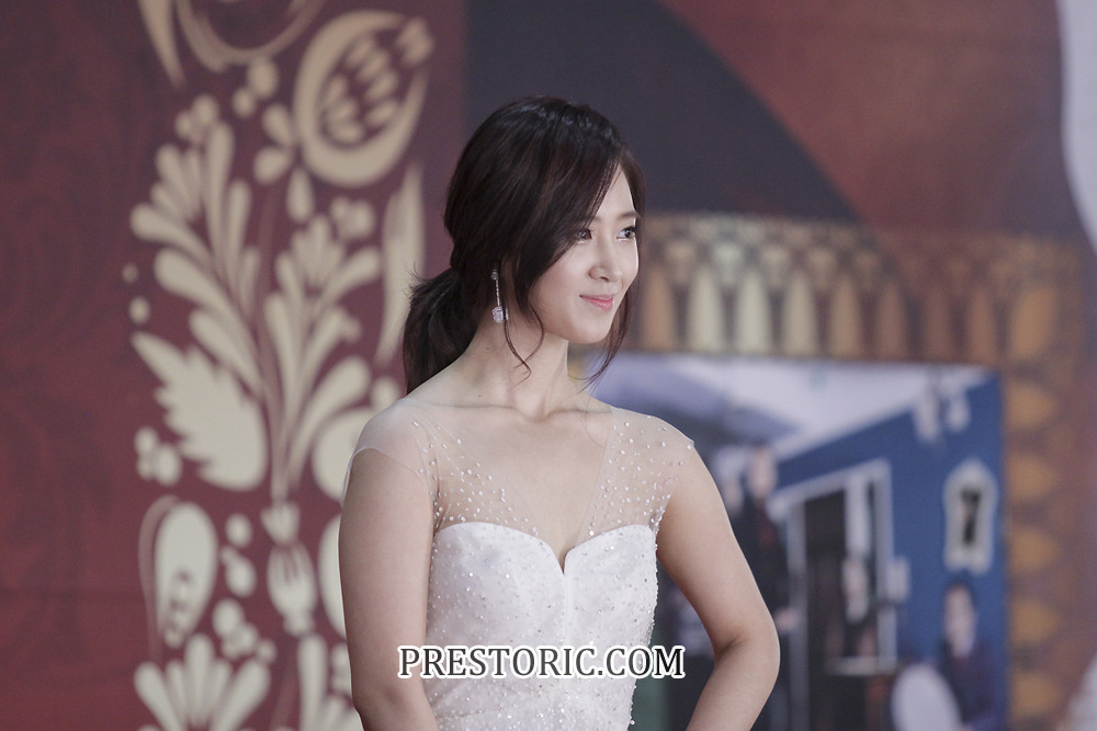 [PIC][31-12-2012]Yuri xuất hiện tại "SBS Drama Awards 2012" vào tối nay - Page 2 176CFE4E50E45B7B371493