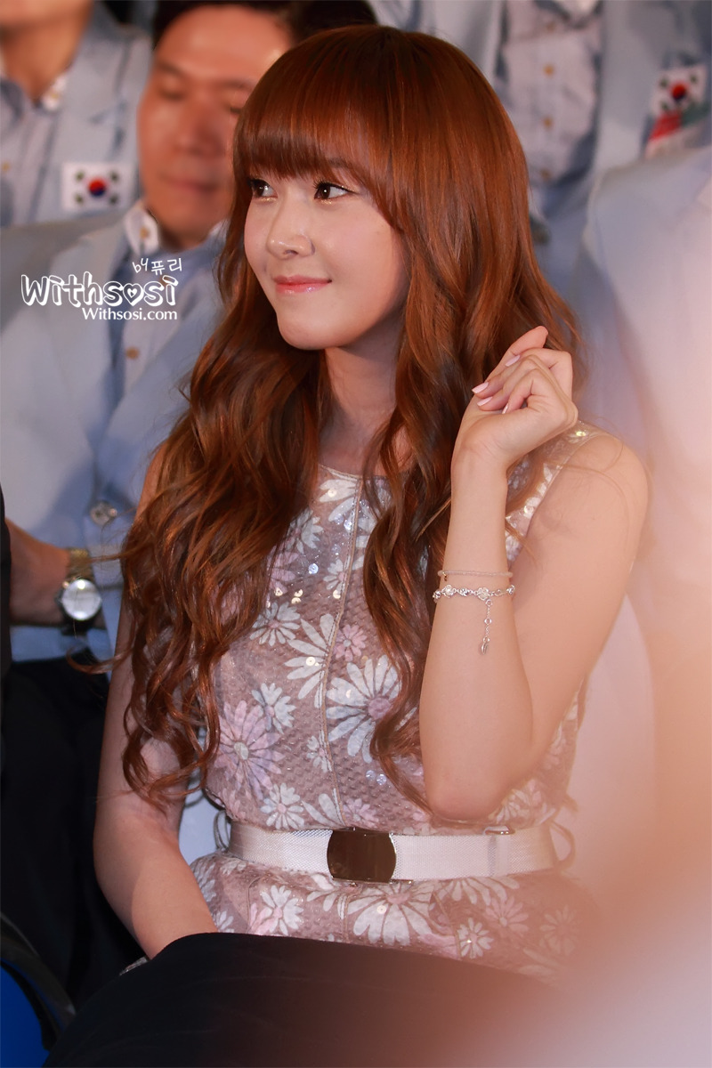 [PIC][17-08-2012]Jessica và Krystal tại Lễ nhậm chức Đại sứ cho "2012 London Paralympic" vào trưa nay 17774637502E3576146322