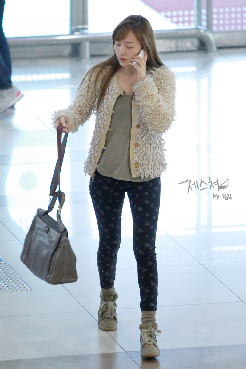 [PIC][05-11-2012]SNSD khởi hành đi Nhật Bản vào sáng nay 201ACD445097D1E5267AEE