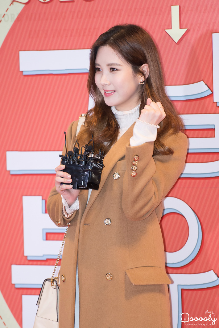 [PIC][05-01-2016]SeoHyun tham dự buổi công chiếu bộ phim "Mood of the Day" vào tối nay 22495F43568D0A0831C2CD