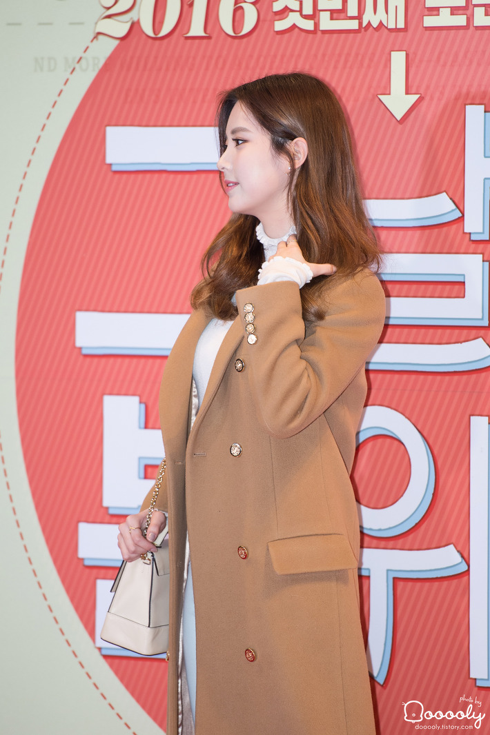 [PIC][05-01-2016]SeoHyun tham dự buổi công chiếu bộ phim "Mood of the Day" vào tối nay 22738B43568D09EF09C04F