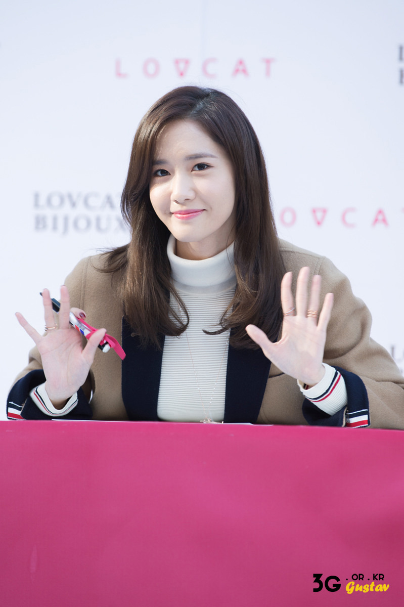 [PIC][24-10-2015]YoonA tham dự buổi fansign cho thương hiệu "LOVCAT" vào chiều nay - Page 3 230F7034562CDBB01CF1B2
