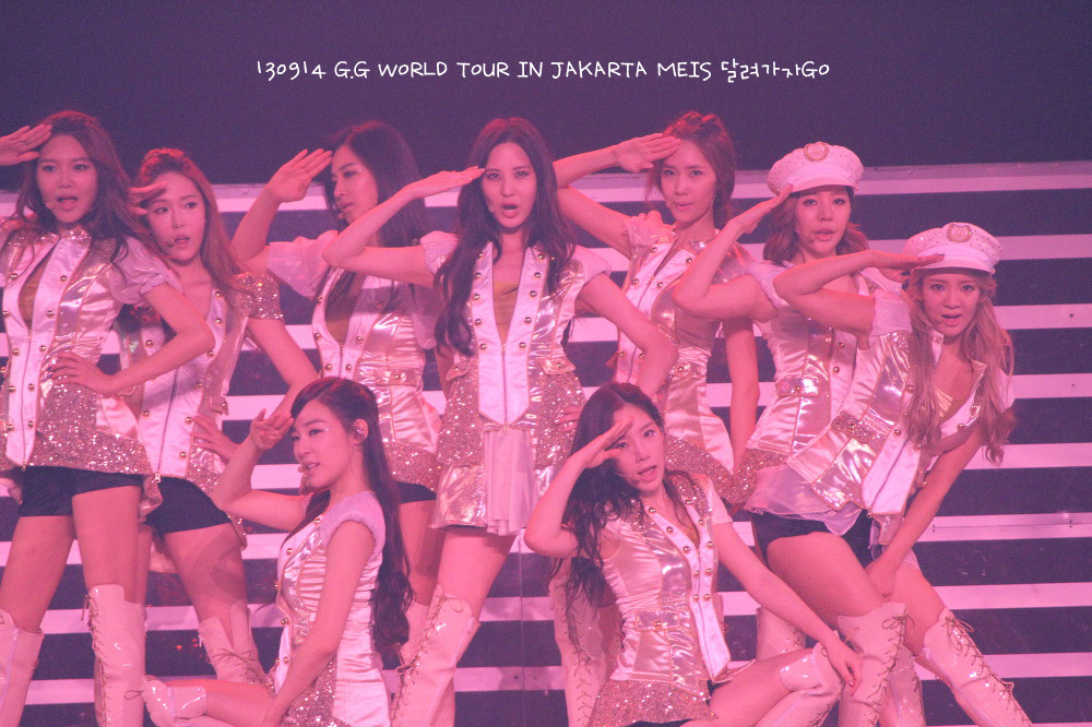 [PIC][13-09-2013]SNSD khởi hành đi Indonesia để biểu diễn "2013 Girls' Generation World Tour ~Girls & Peace~ in JAKARTA" vào chiều nay - Page 11 2310A644523AFF1B3CF970