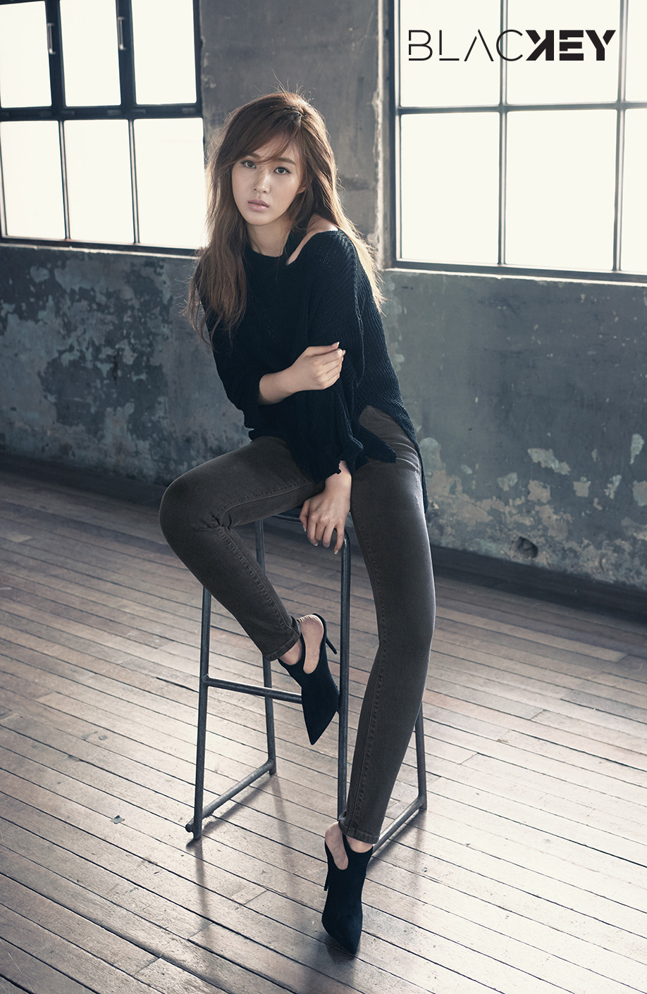 [OTHER][25-08-2016]Yuri trở thành người mẫu mới cho Dòng Jeans - "블라키/BLACKEY" 241FA3435850E6DC04284C