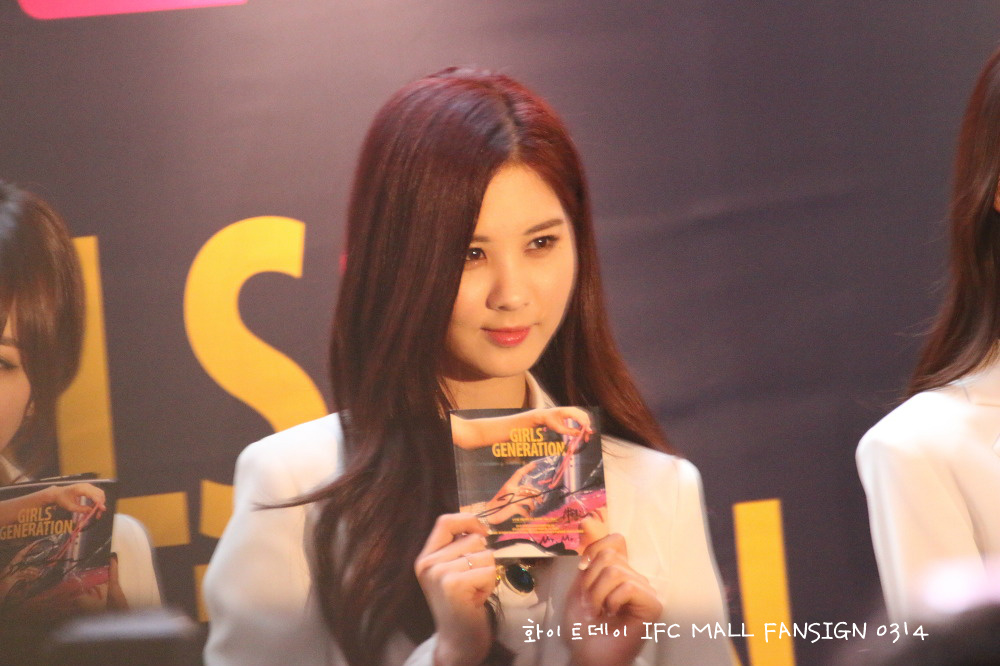 [PIC][14-03-2014]SNSD xuất hiện tại buổi fansign cho "Mr.Mr." vào tối nay  - Page 8 2458A3405329B4E218A7F1