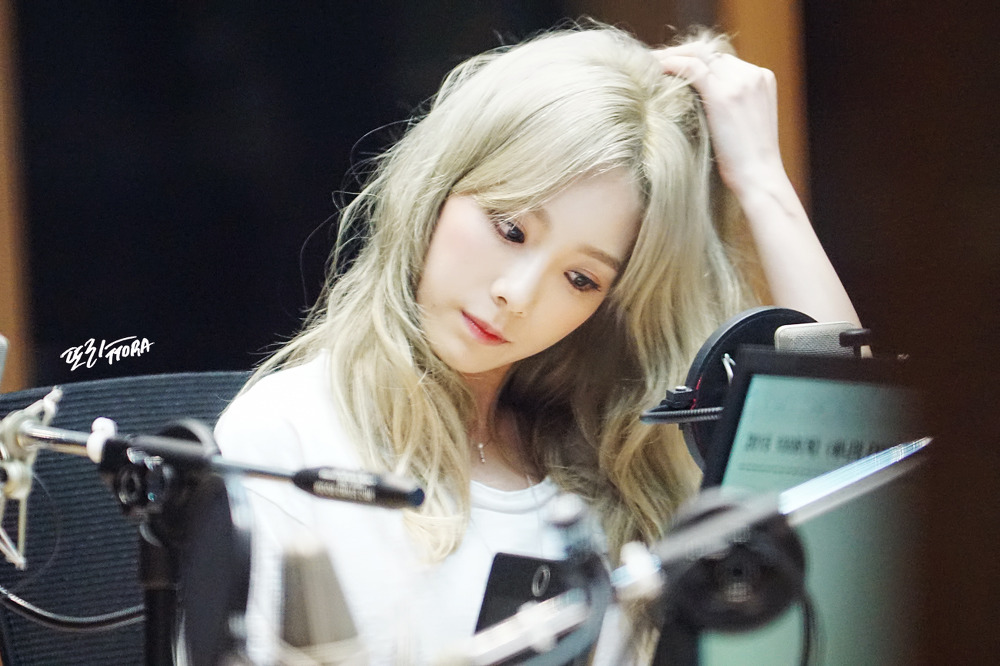 [OTHER][06-02-2015]Hình ảnh mới nhất từ DJ Sunny tại Radio MBC FM4U - "FM Date" - Page 31 2629284C5645C5FE09E498