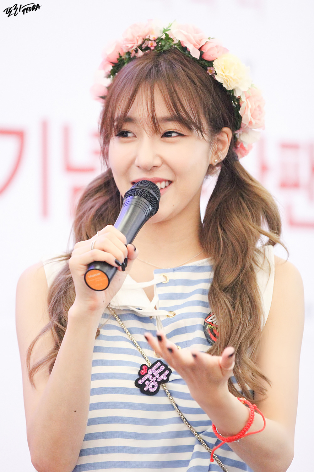 [PIC][06-06-2016]Tiffany tham dự buổi Fansign cho "I Just Wanna Dance" tại Busan vào chiều nay - Page 5 271A654757C557740E0B34