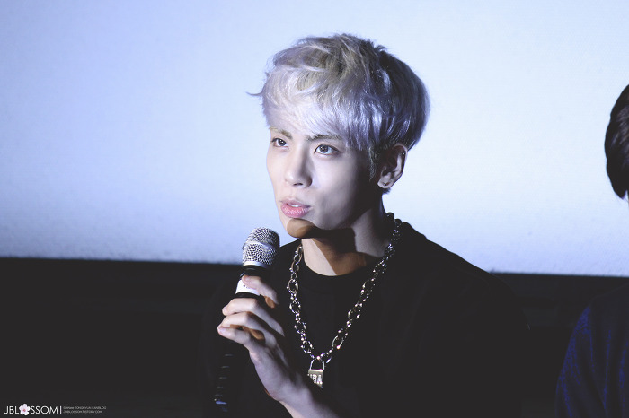 150826 Jonghyun @ 'SMTOWN The Stage' - Greeting.  2767114D55E6EF441D22F5
