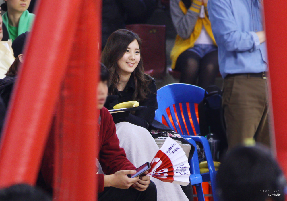 [PIC][18-03-2012]SeoHyun xuất hiện tại một trận đấu bóng rổ vào trưa nay 145BBF474F6607A71EA739