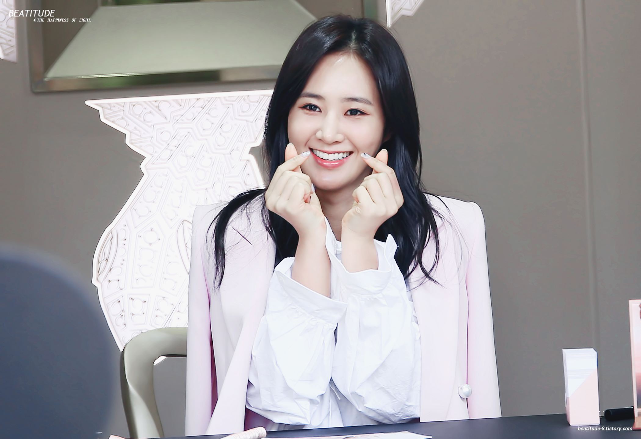[PIC][09-10-2016]Yuri tham dự buổi Fansign thứ 2 cho thương hiệu nước hoa "BVLGARI Rose Goldea" tại Myeongdong Lotte Duty Free vào chiều nay - Page 3 215FF64B57FCF9E72E8282