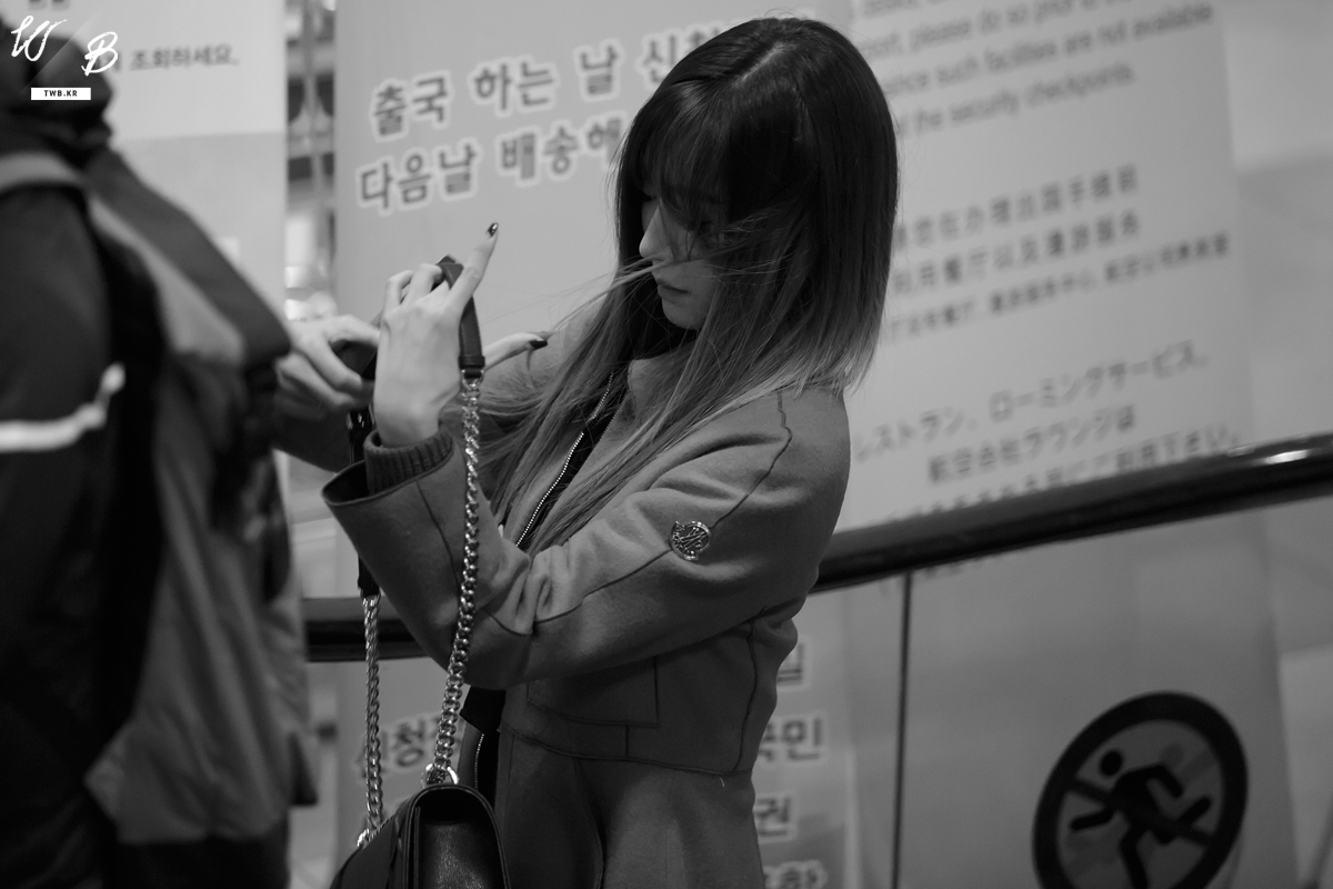 [PIC][24-10-2015]Tiffany khởi hành đi Nhật Bản để tham dự "Moncler Tokyo Ginza Opening" vào sáng nay 217ADF3A562B7E802FFBA8