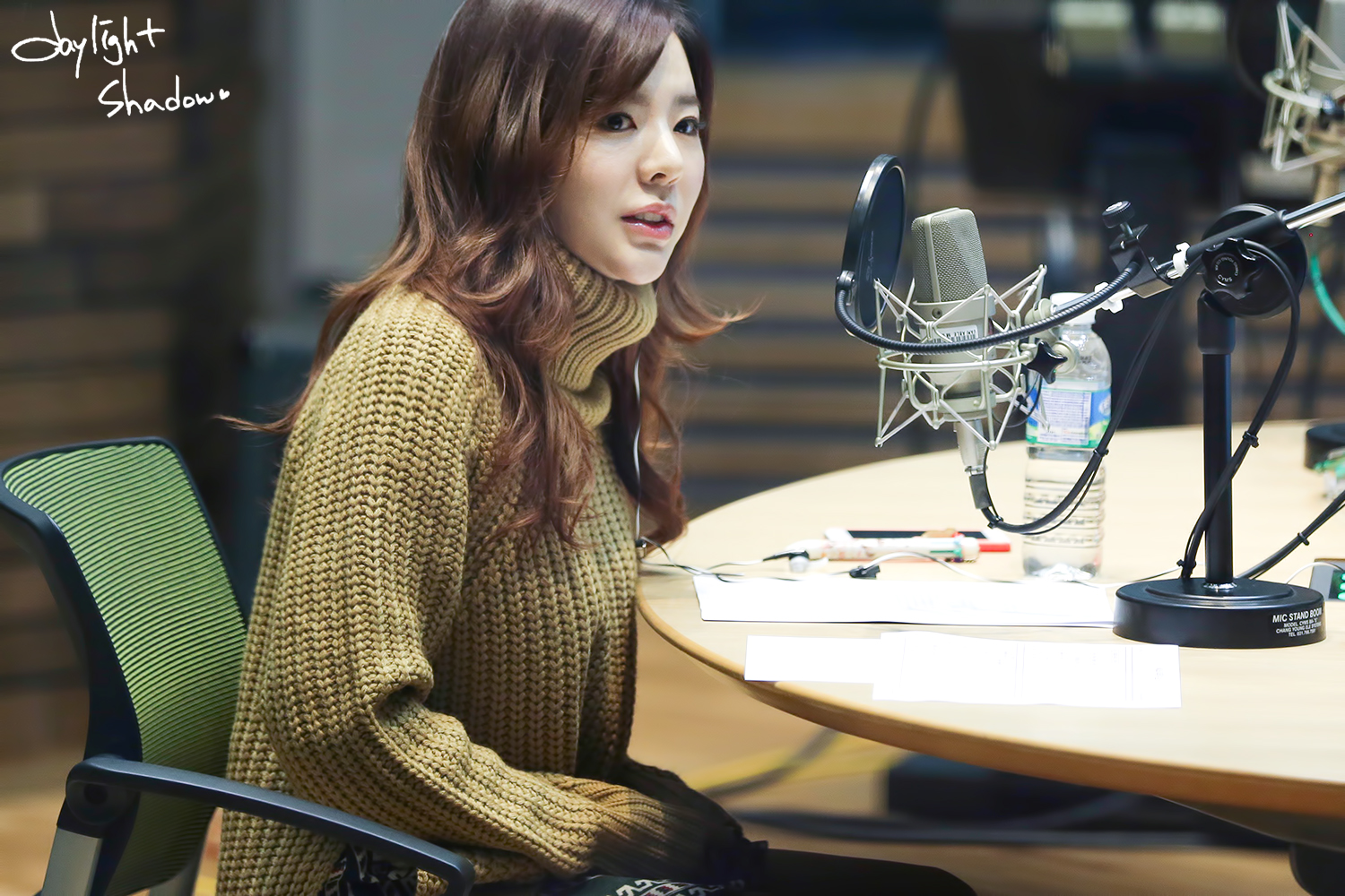 [OTHER][06-02-2015]Hình ảnh mới nhất từ DJ Sunny tại Radio MBC FM4U - "FM Date" - Page 32 252E493E56A0B2D1212C2B