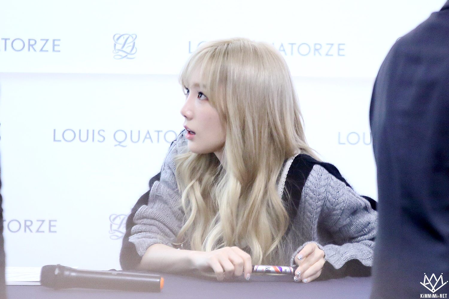 [PIC][27-11-2015]TaeTiSeo tham dự buổi Fansign cho thương hiệu "Louis Quartoze" tại Lotte Department Store Busan vào chiều nay - Page 6 2632073956A758C03B5B1B