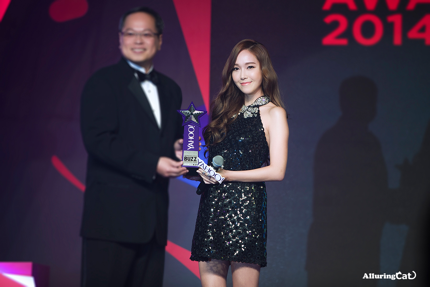 [PIC][07-12-2014]Jessica khởi hành đi Hồng Kông để tham dự "Yahoo Asia Buzz Award 2014" vào sáng nay - Page 3 2763F03754B514422DFC3B